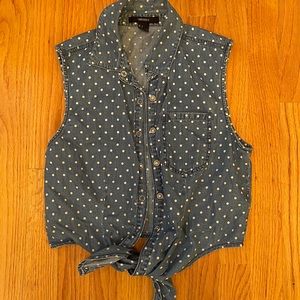 Forever21 Women Polka Dot Collar Sleeveless Tie Front Button Top w/ Side Pocket